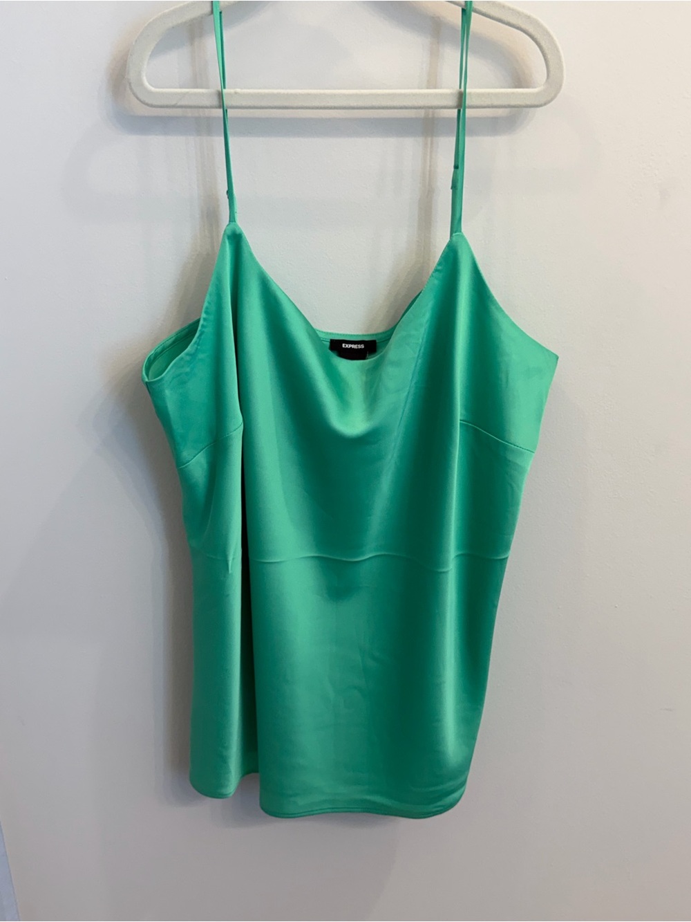 NWT Express Satin Scoop Neck Downtown Cami | Bright Jade | Size M